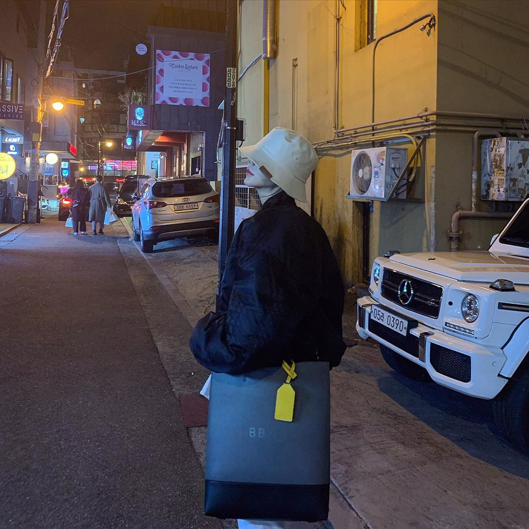 BBYB | 비비와이비 [@seoa_p] BRUNI Unisex Tote Bag (Charcoal Grey)