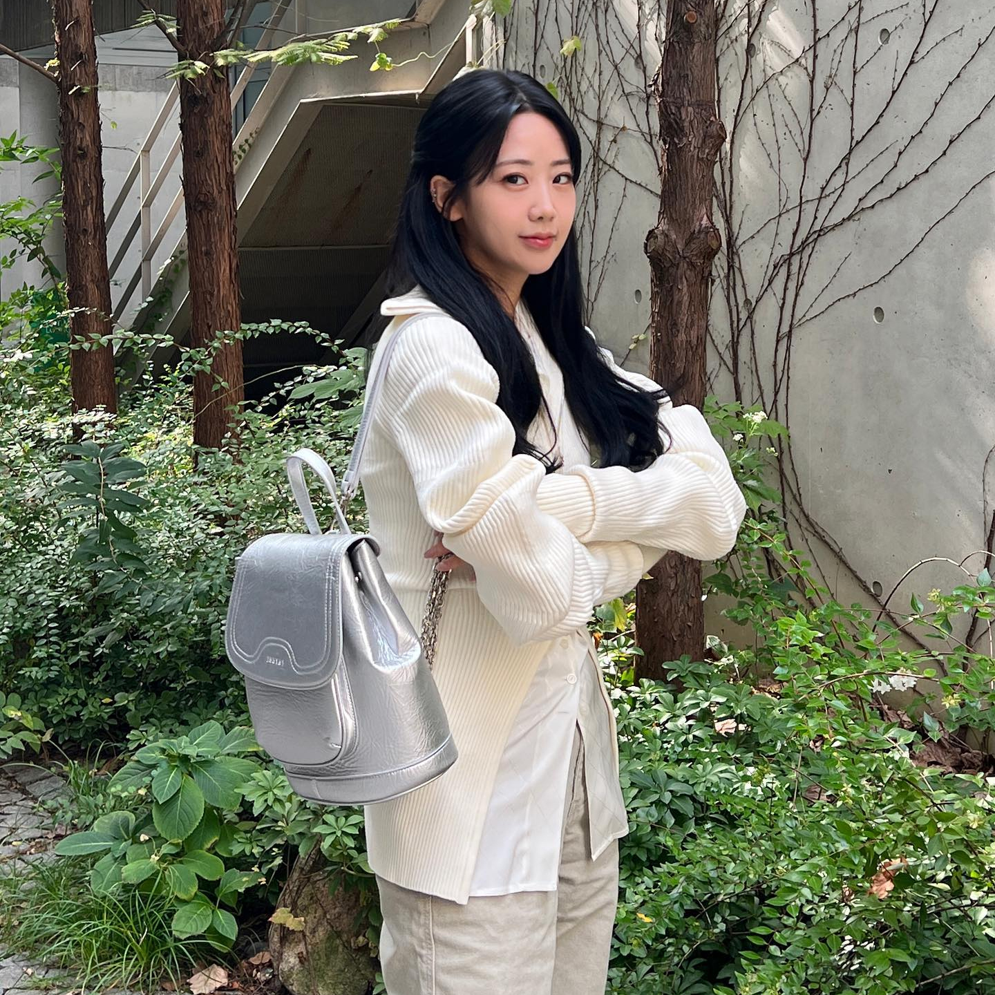 @yoni2_ #OOTD BEI Chain Small Backpack (Silver)
